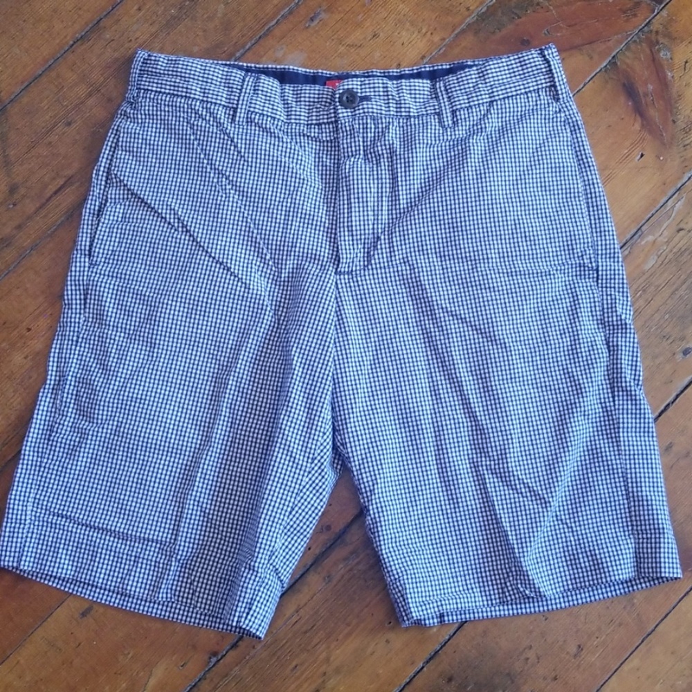 IZOD Mens plaid shorts